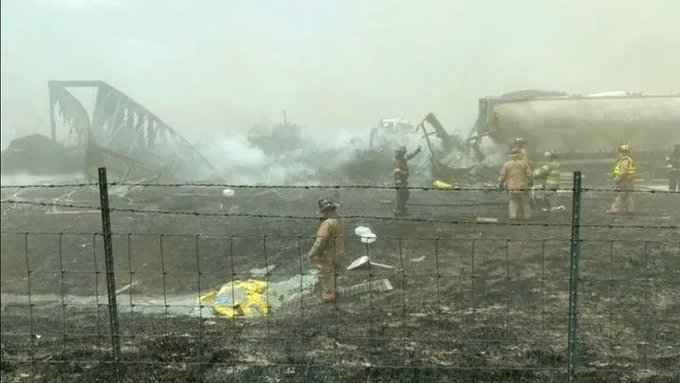 cikrosintel's tweet photo. 6 dead after #duststorm causes crashes on #Interstate55 in #Illinois. 80 vehicles were involved in #pileup crashes after a dust storm swept thru #centralIllinois, forcing closure of #I55, a key artery in the region.
https://t.co/nVu1EzYgMQ
#ilwx #i55pileup #i55crash #hmccikros https://t.co/rIYfWhvPRO
