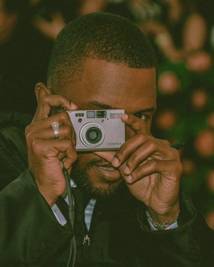 Shtreetwear's tweet photo. Frank Ocean’s Met Gala Photography https://t.co/TNON3rkixN