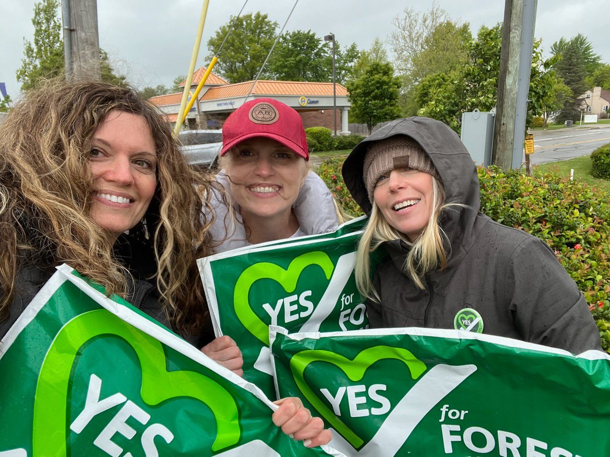 These rockstars were out tonight supporting the levy, despite the wind, cold and rain! 

Vote YES tomorrow, May 2nd! 💚✅ Polls are open 6:30a - 7:30p

 #weareFHSD