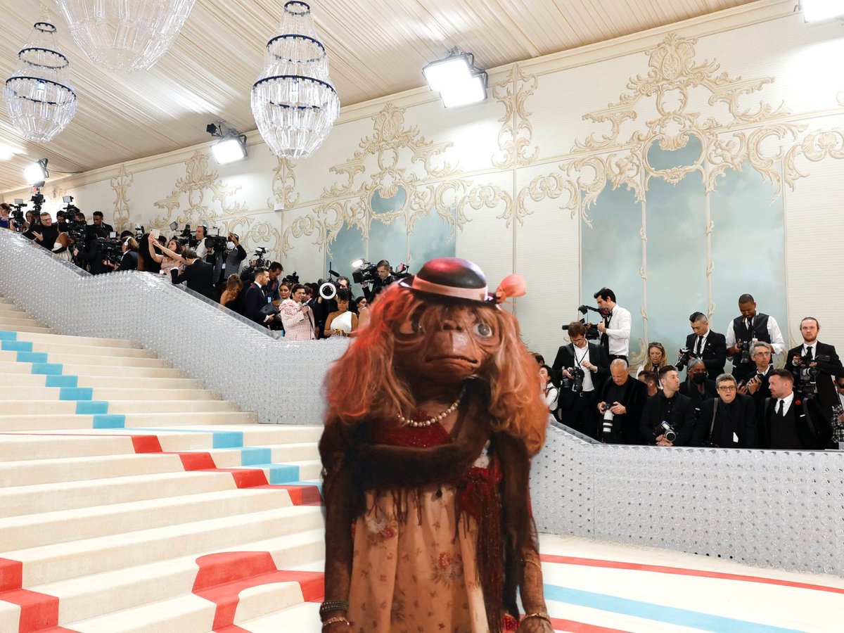 ET_nocontext's tweet photo. She’s serving!!! #MetGala https://t.co/AP5Q1FH3kQ