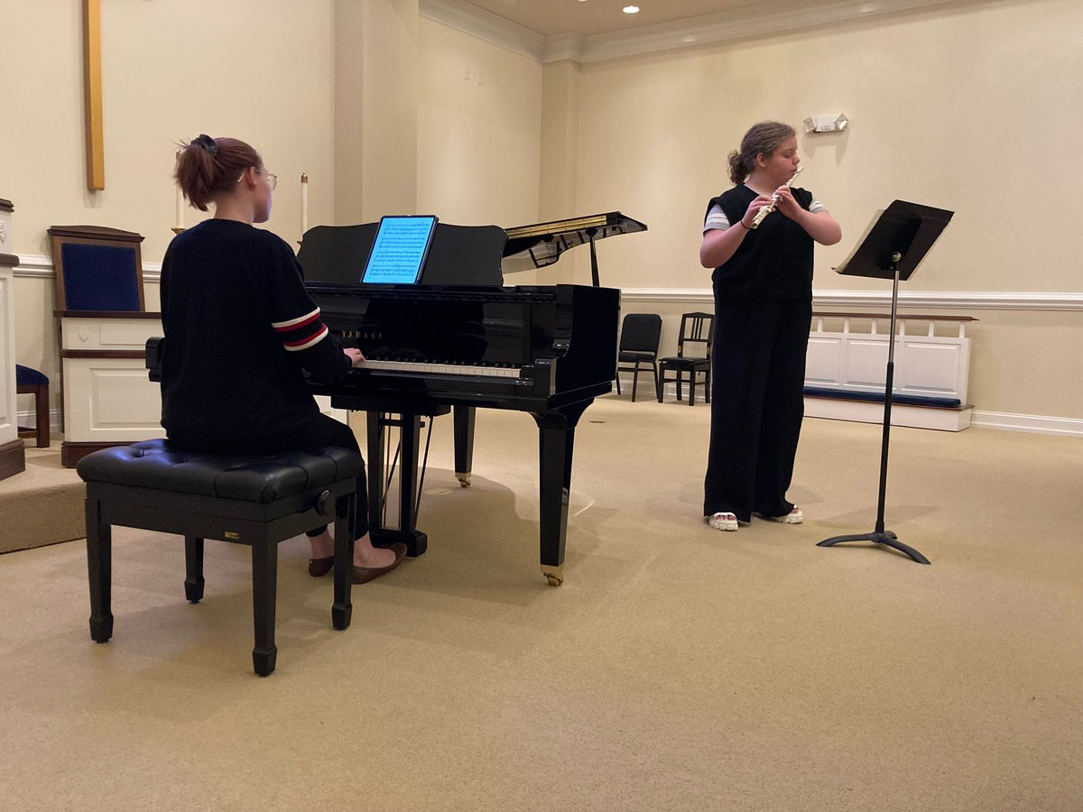 RosePark_Band's tweet photo. So proud of the Rose Park flute studio! Ms. Alice Judy’s amazing flautists put on a recital over the weekend! Way to go!! @roseparktitans @MMUNashville https://t.co/DjR7QkE21d