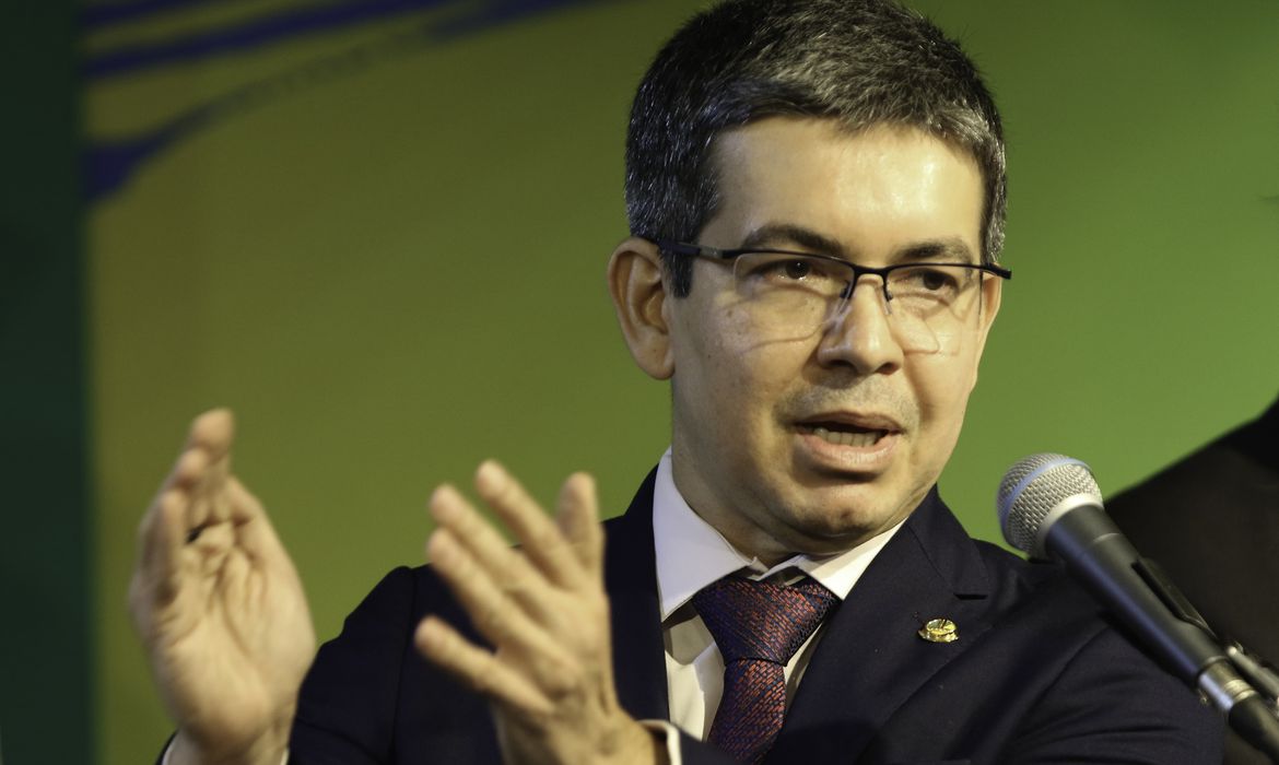 Randolfe vai para cima do Google após tentativa de manipular debate sobre PL das Fake News

Leia: tiny.cc/0yo6vz