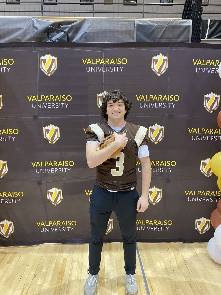 BSpellman3's tweet photo. Thank you @CoachMarquis @CoachLFox @valpoufootball for a great Junior Day and spring game experience! It was great to talk to players and coaches while getting to see the competition at Brown Field. https://t.co/PksQzSgF0T
