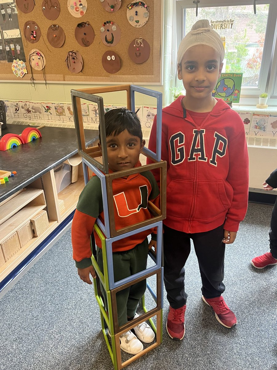 MsSavoie1's tweet photo. Fun afternoon with our learning buddies in @K5Acres 😊 @SomersetPS ! https://t.co/OIuo6XdKKN