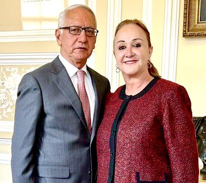 Olga B (@olgabgonzalezc) on Twitter photo 🧵 Hoy #1deMayo acompañamos la posesión de los nuevos miembros del gabinete del presidente <a href="/petrogustavo/">Gustavo Petro</a>.
Con la capacidad de trabajo y de concertación de los ministros <a href="/velascoluisf/">Luis Fernando Velasco Chaves 🚩</a> y <a href="/GA_Jaramillo/">Guillermo Jaramillo</a>, haremos que #LasReformasDelCambio sean una realidad💪 🧵 Hoy #1deMayo acompañamos la posesión de los nuevos miembros del gabinete del presidente <a href="/petrogustavo/">Gustavo Petro</a>.
Con la capacidad de trabajo y de concertación de los ministros <a href="/velascoluisf/">Luis Fernando Velasco Chaves 🚩</a> y <a href="/GA_Jaramillo/">Guillermo Jaramillo</a>, haremos que #LasReformasDelCambio sean una realidad💪