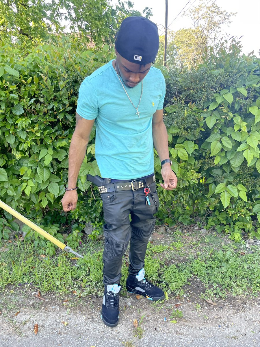 IamJavon1's tweet photo. Ion Fw Dese Niccas Like Iβm Racist π
π½ββοΈ , Late Gate Posted Thuggin In Dem Trenches.. π€ @poloralphlauren #FTHCG #LongLiveDaGuyz ππ²γ½οΈπ https://t.co/QoGBSSqqBx