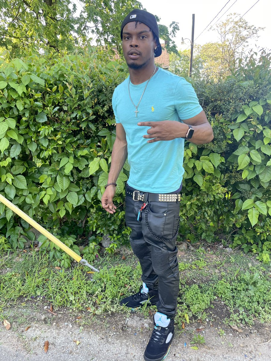 IamJavon1's tweet photo. Ion Fw Dese Niccas Like Iβm Racist π
π½ββοΈ , Late Gate Posted Thuggin In Dem Trenches.. π€ @poloralphlauren #FTHCG #LongLiveDaGuyz ππ²γ½οΈπ https://t.co/QoGBSSqqBx