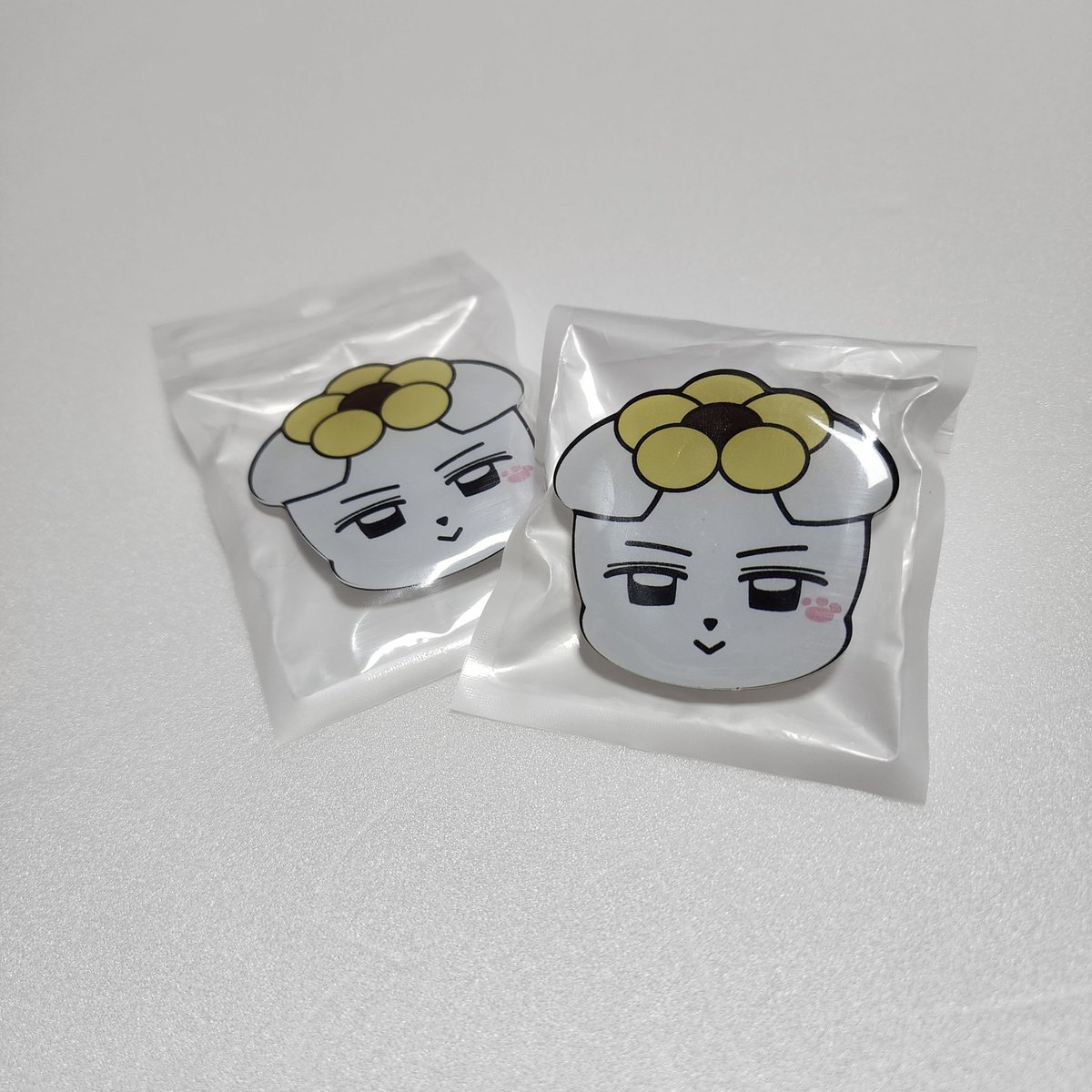HT_0615's tweet photo. ぬいぐるみとスマートトークをセットで販売いたします。 セットの価格は3000円です。 現場販売も行います。 後で会いましょう！( ੭ ̇  ᗜ ̇ )੭!! https://t.co/2DoBfiTyfo