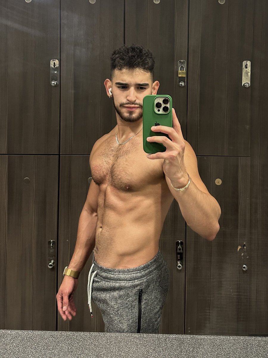acostachv's tweet photo. Physique checkπ
#lgbt #gymshark #fitpilot #fitness #fitnessmotivation #abs #privatepilot #fitnessjourney #chestday #legday #sixpack #miami https://t.co/eGBgkdmYBj