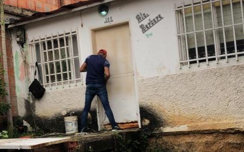 #DenunciaPublica
Abro hilo:
Me parte el alma estar viviendo la situación que me está generando la persona que durante mi infancia era mi héroe y la cual yo llamaba papá, la misma que me abandonó cuando más necesité dejándonos solas a mi madre que no trabajaba y yo (...)