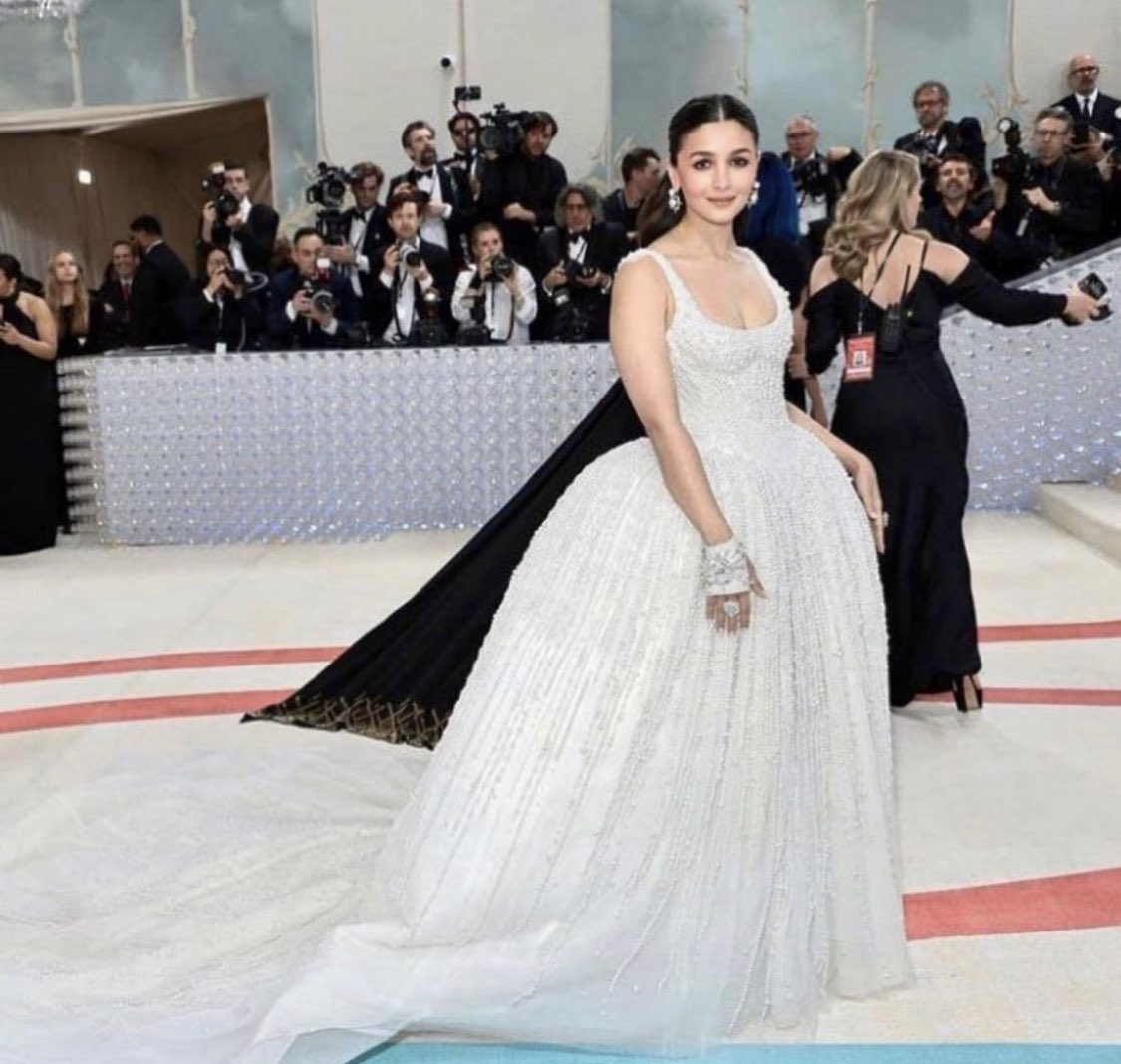 Disappointed with #AliaBhatt #MetGala2023 look. It’s giving “here comes the bride” vibes
