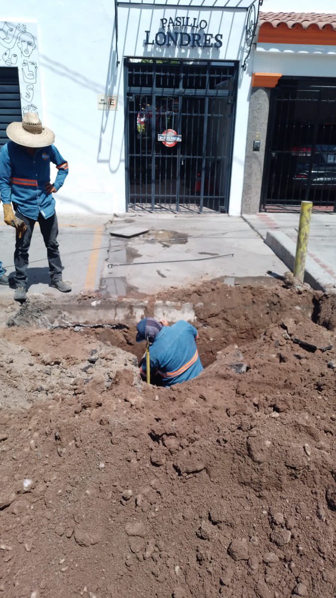 Excelente atención y respuesta de Renato Ulloa Director de <a href="/aguahermosillo/">Agua de Hermosillo</a> en la solución de problemas de drenaje en comercios locales afiliados a <a href="/ComerciantesHmo/">UnionComerciantesSonora</a> son este tipo de funcionarios que con hechos dan respuesta a la peticiones enhorabuena <a href="/tonoastiazaran/">Antonio Astiazarán</a> mejorando HMO