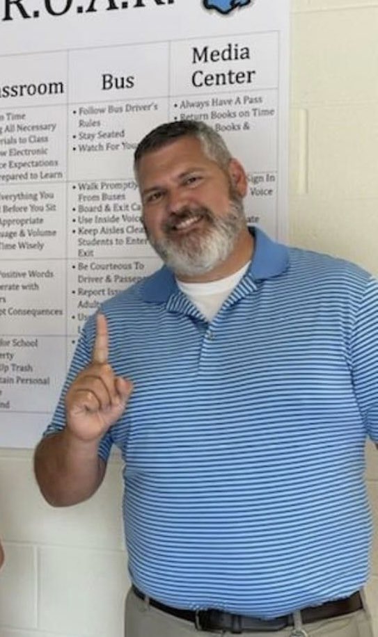spms_panthers's tweet photo. Today is Principal Appreciation Day! We are thankful for the dedication and commitment of our fearless leader Mr. Neal! #pcsdstrong #pcsdproud https://t.co/24xdHlAjiV