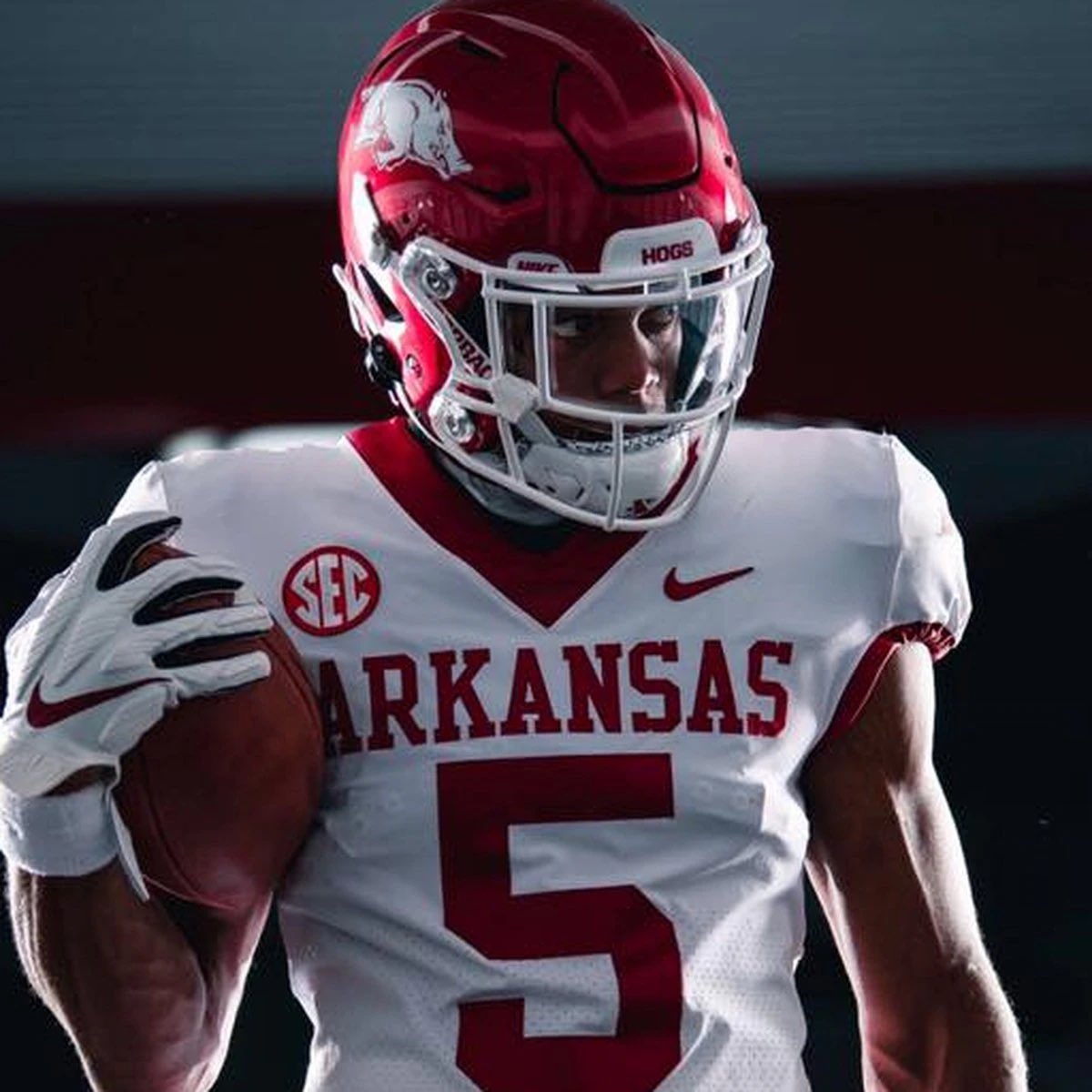Wow ! Extremely Blessed to receive an offer from The University of Arkansas !! <a href="/RazorbackFB/">Arkansas Razorback Football</a> #ProHogs