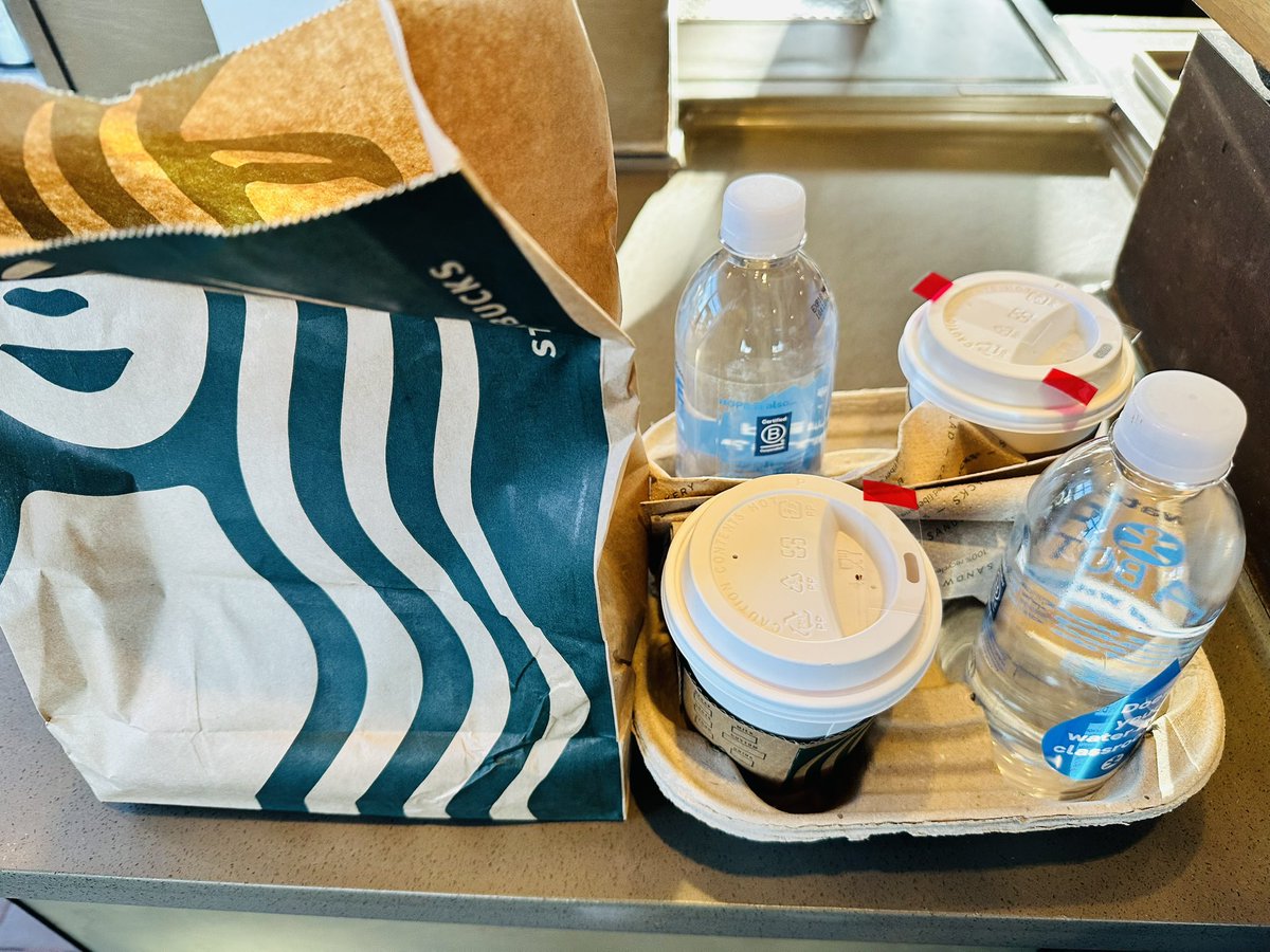 DrTonyLeachon's tweet photo. Off to work to visit one of the most progressive provinces in the country. Coffee energizes ☕️☕️🥪🥪.
Health is wealth. Anything is possible with collaborative work.
#relentlessforchange🔥
#senseofpurpose💯
#simmyinspires❤️
#onebataan☝️ https://t.co/aYSIBxBWaQ