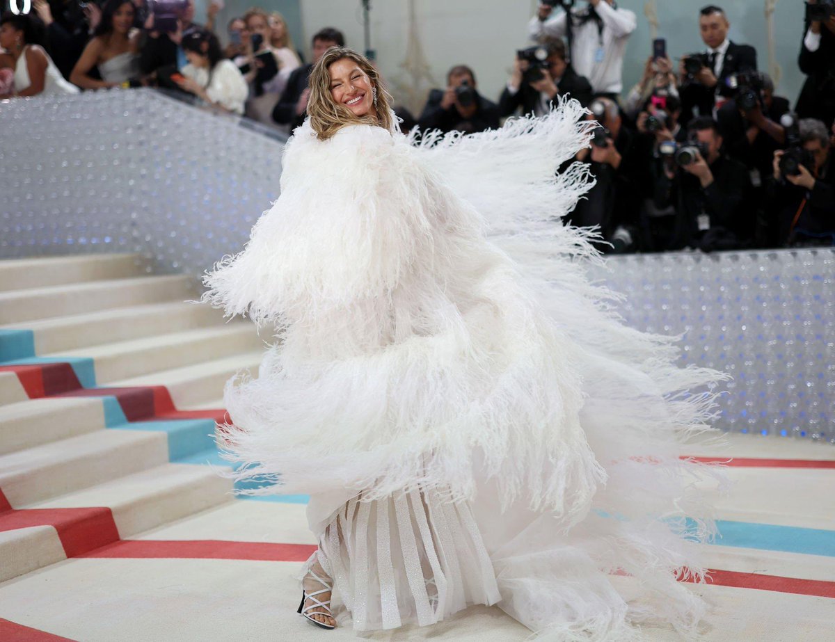 Gisele Bündchen at #MetGala