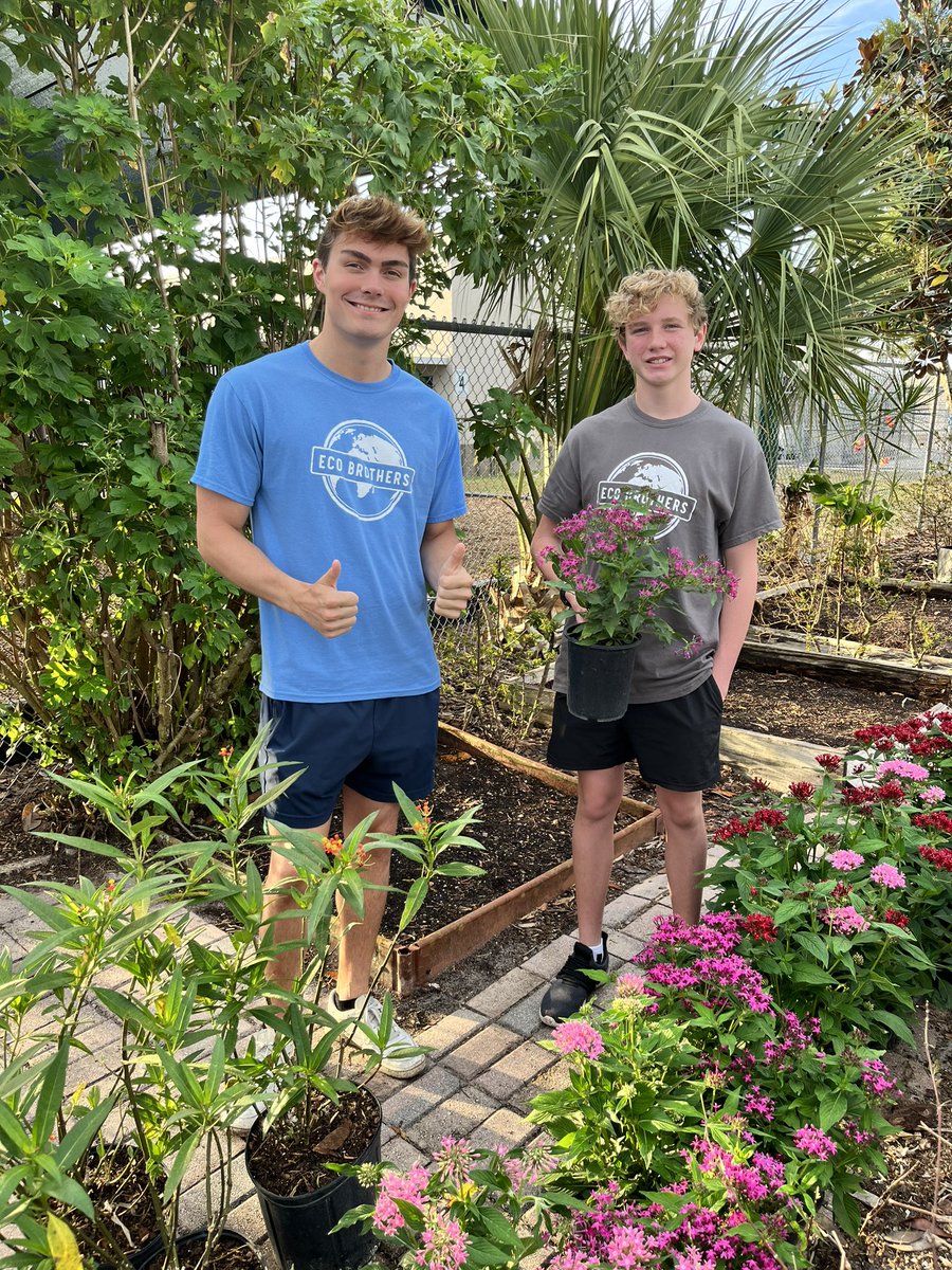ReadRepeatOrg's tweet photo. On Global Youth Service Day we replanted the butterfly garden at @MaryBryantElem with some help from a grant from @HersheyCompany and @YouthService!   What do you think about the results? 

#youthservice #ysa #changemaker #hersheyheartwarming #gysd https://t.co/HQT45NaI9P
