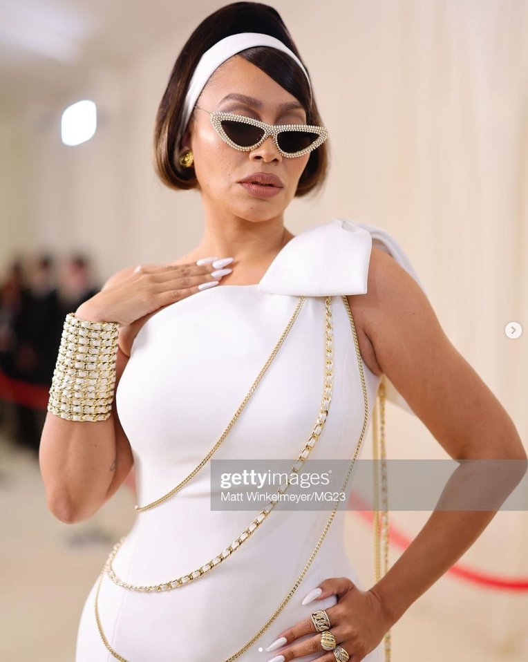 ltmpnails's tweet photo. @lala white long nails at the #MetGala yay or nay? https://t.co/P7QnC8WzmG