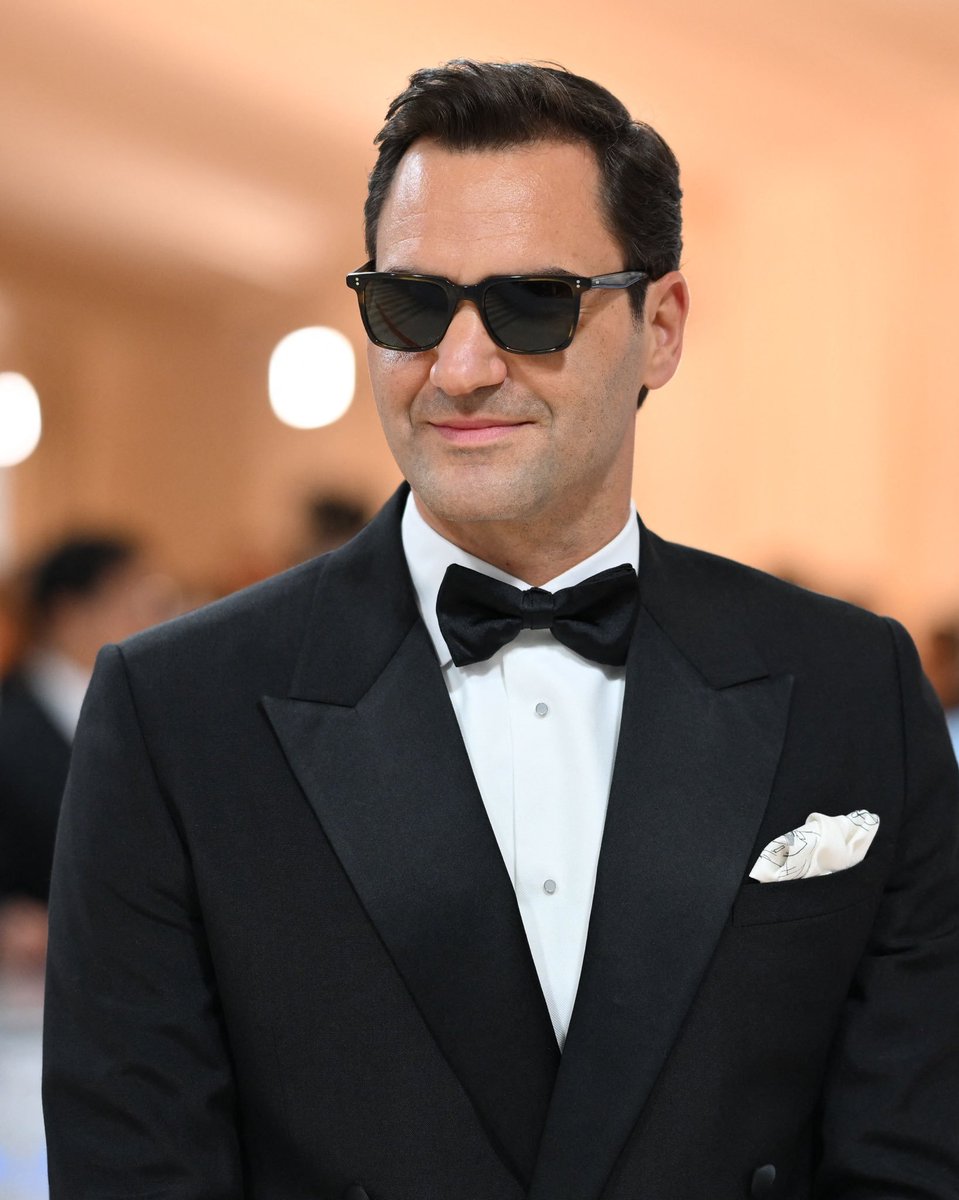 RelevantTennis's tweet photo. Roger Federer spotted at the #MetGala. 

Pure elegance. https://t.co/Xe4kj3zsUq