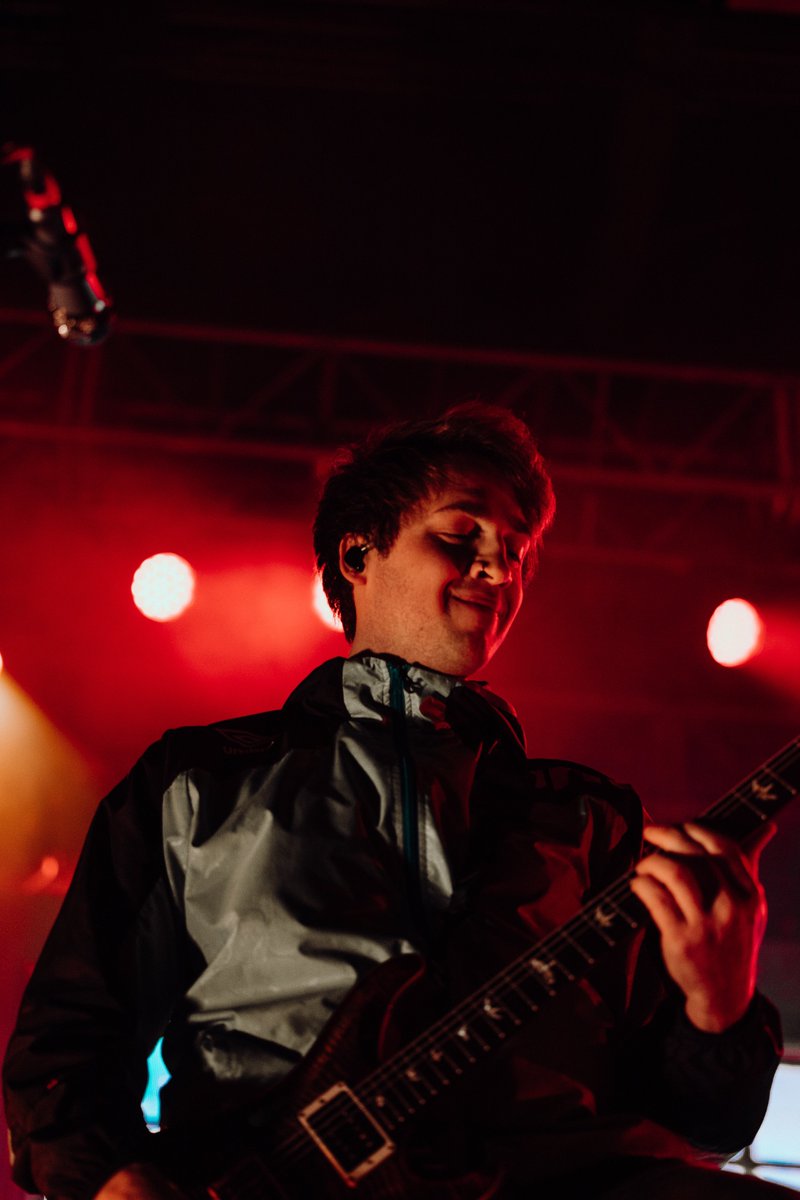waterparks's tweet photo. THE PROPERTY IS MOVING ALL OVER AMERICA RIGHT NOW, SOLD OUT PORTLAND SHOW TONIGHT 🔴

ONLY SHOWS W A FEW TICKETS LEFT:
AUSTIN
DENVER
HOUSTON
LOS ANGELES
MINNEAPOLIS
MILWAUKEE
NEW ORLEANS
PHOENIX
SAN DIEGO
TAMPA
VANCOUVER 

GET YOURS: https://t.co/OmOXLJjcgl https://t.co/HjW6VuwOcz