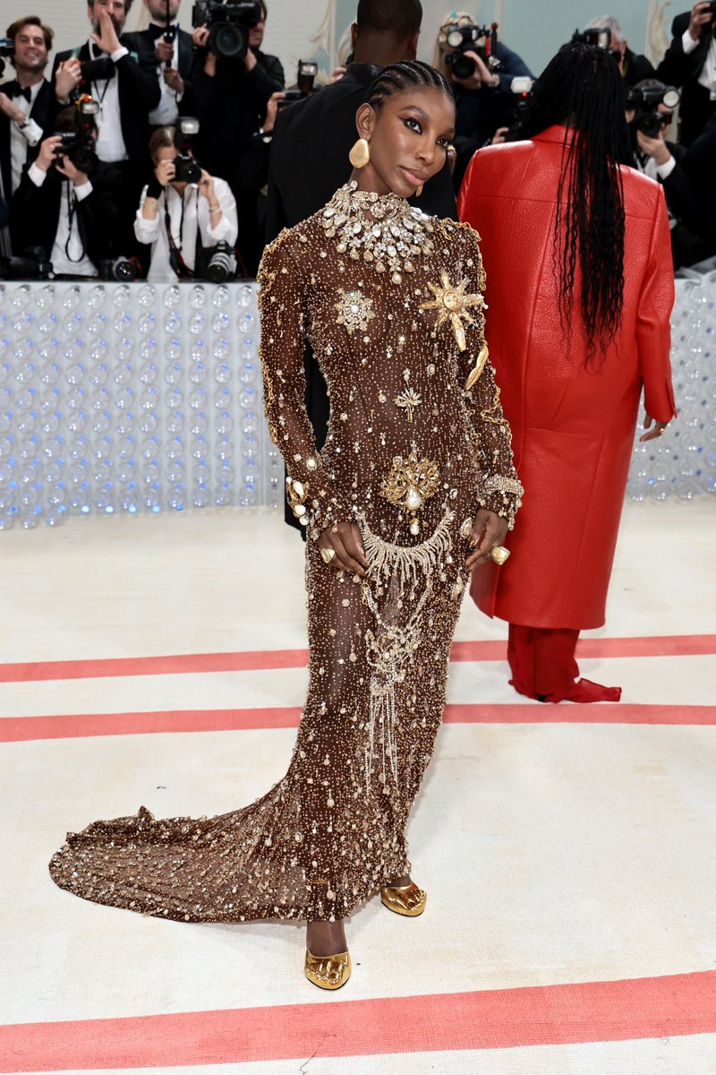 Michaela Coel and her high cheekbones have arrived! #MetGala
📸: Getty