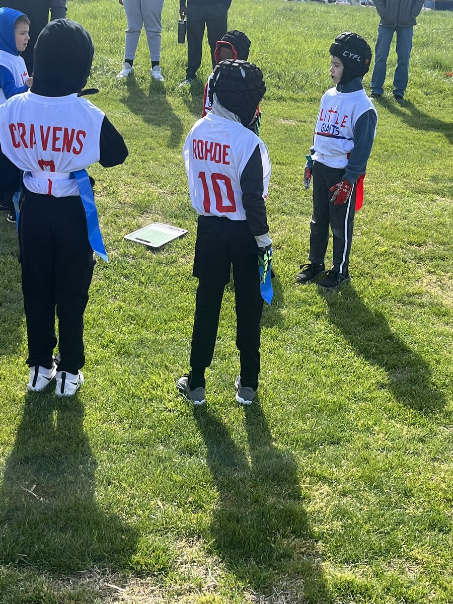 crohde80's tweet photo. My 6 y/o said he knew he needed to, but didn’t want to wash his hands after getting a hi-5 from @jay__sneed as he knew it would help him play well in his game on Sunday😂—and boy did it!!! Thanks for being amazing on and off the field!❤️💛 @Chiefs https://t.co/EZAMG5Dy5D