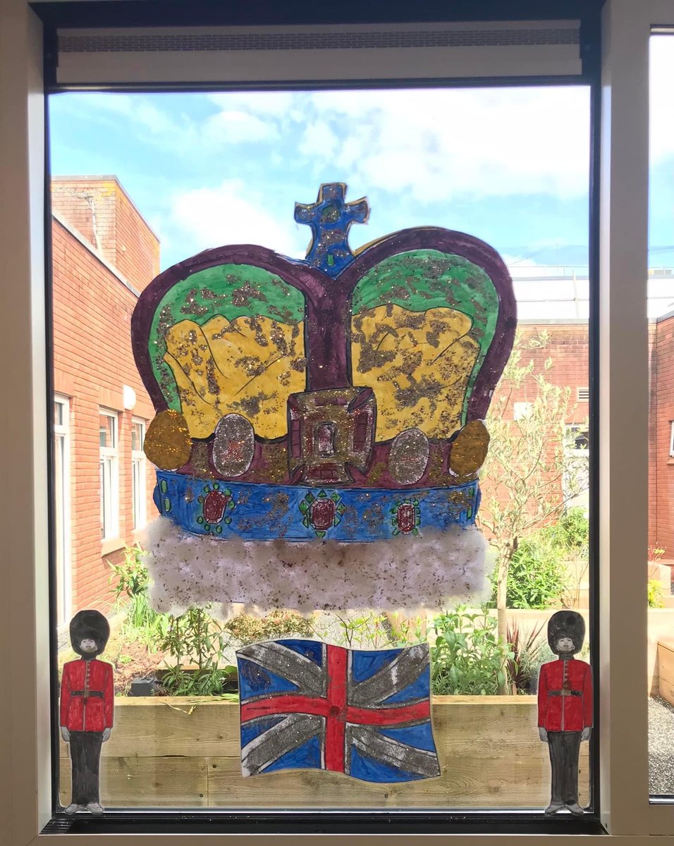 lewisjjp's tweet photo. Patients from Beech are prepping decorations for the Coronation! 👑🤴🏻🥰@DPT_NHS @MyNameIsPadraig @rmn_jayne @maxina_ot @mariakushnirov https://t.co/1u0geb16Cc