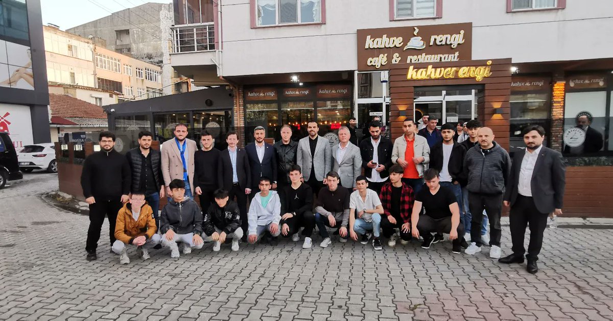 muratliakparti's tweet photo. 📌#MURATLI GENÇLİK BULUŞMASI
☕Çaylar Bizden Sohbet Sizden dedik.
28.Dönem AK Parti Milletvekili Adayımız Sn.Gökhan DİKTAŞ, İlçe https://t.co/aczb7QBqIW.Ali ATILGAN, Yönetim Kurulu Üyelerimiz ve tüm teşkilat mensuplarımız katılımıyla Genç kardeşlerimizle bir araya geldik. https://t.co/Qj5mzL8SMv