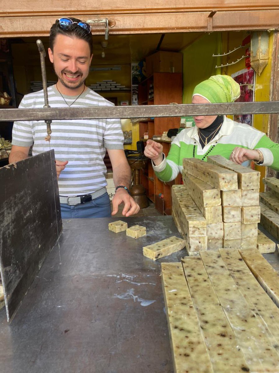 soap_tripoli's tweet photo. "نحن سعداء جدًا بزيارة الأطباء الرائعين إلى متجرنا🤩♥️حيث تعلموا كيفية قطع الصابون بطريقة محترفة وقضوا وقتًا رائعًا معنا. نشكرهم على زيارتهم ونتطلع إلى رؤيتهم مرة أخرى في المستقبل. كما نشكرهم على شرائهم لصابوننا الرائع، ونأمل أن يستمتعوا به👏🌺
#صابون_طرابلس #tripoli_soap_factory https://t.co/eKuGSN9bmW