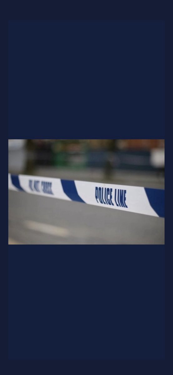 #Lambeth 
BREAKING: A woman aged in her 30s has been stabbed to death in broad daylight in #Brixton.

Police were called at 4:04pm to Stockwell Park Road, SW9. 

Despite resuscitation attempts, the woman was pronounced dead at the scene.