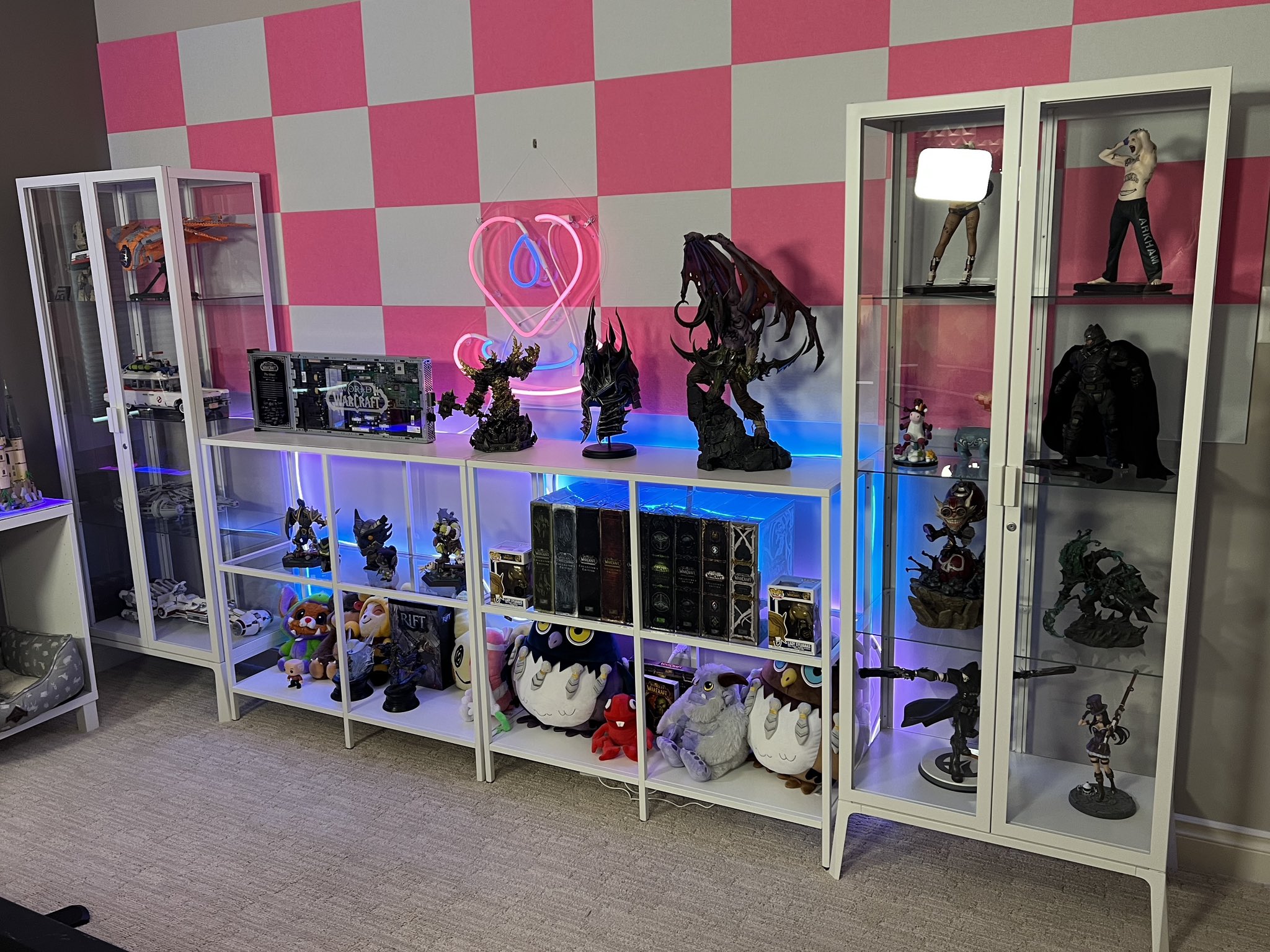 neonpuddles on Twitter: "Rearranged some stuff in my stream room. What do you guys think?! I’m