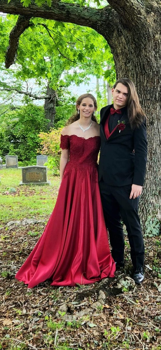 sambone78's tweet photo. #THSPROM2023 https://t.co/yKYkx8D9HH