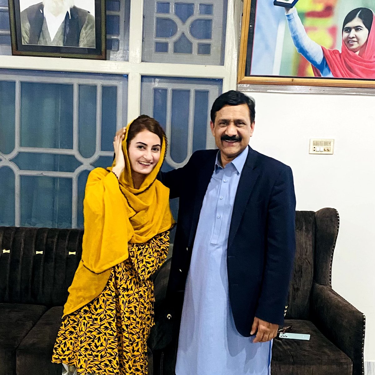 Almas_Khanam's tweet photo. بیا چې شي تازه زاړه وختونه روغاني ته
خُدی دې سوات ته راوله د سوات په بهانه

د ډیر ګران مشر ښاغلي ضیالدین کاکا سره مو په شانګله کښې لیدل کتل وشو
یاده دې وي چې ضیالدین کاکا  نه یواځې یو خه پلار بلکه یو ډیر بااخلاقه، وطن پاله، بشر پاله ،میلمه پاله، بازوقه او ډیر خوږ انسان هم دی .. https://t.co/UxI4TGhBxX