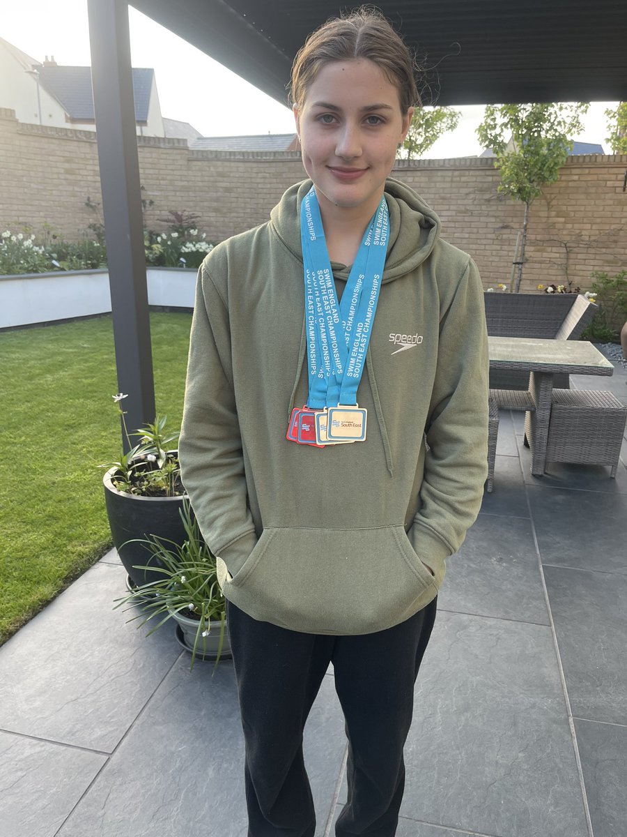 pbaybutt's tweet photo. Amazing weekend. Poppy won 3 silvers (100 fly, 200IM, 200 Fly) and a bronze (50 Fly) @swimsoutheast 2023 champs.  Three ranking times for 2023 national champs. Really proud of her. #SERChamps23 @RLSsport @CMKSwimmingClub https://t.co/W4rpv5n5uv