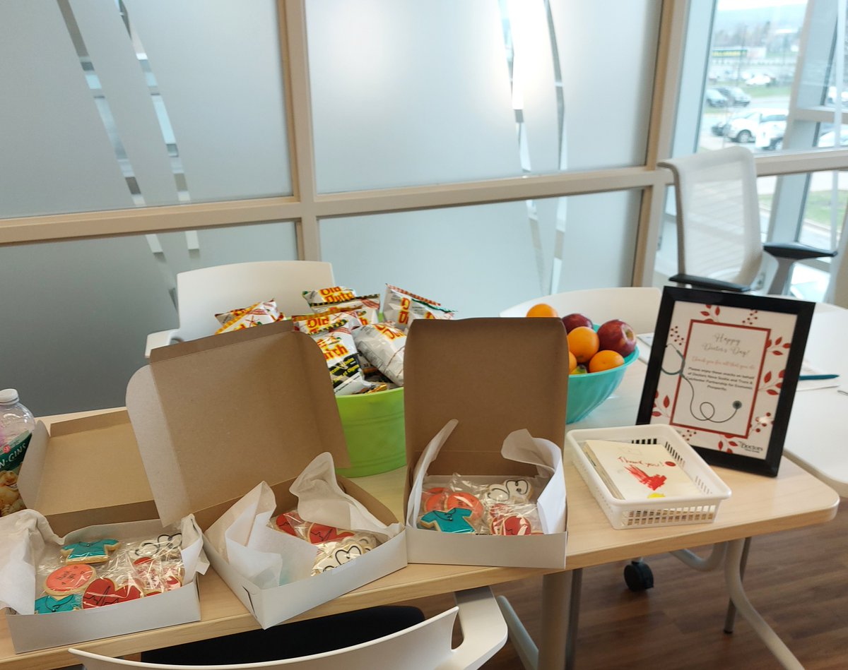 TC_Partnership's tweet photo. Special treats for our hard-working doctors in celebration of #DoctorsDay. https://t.co/xtUKDAPU1f