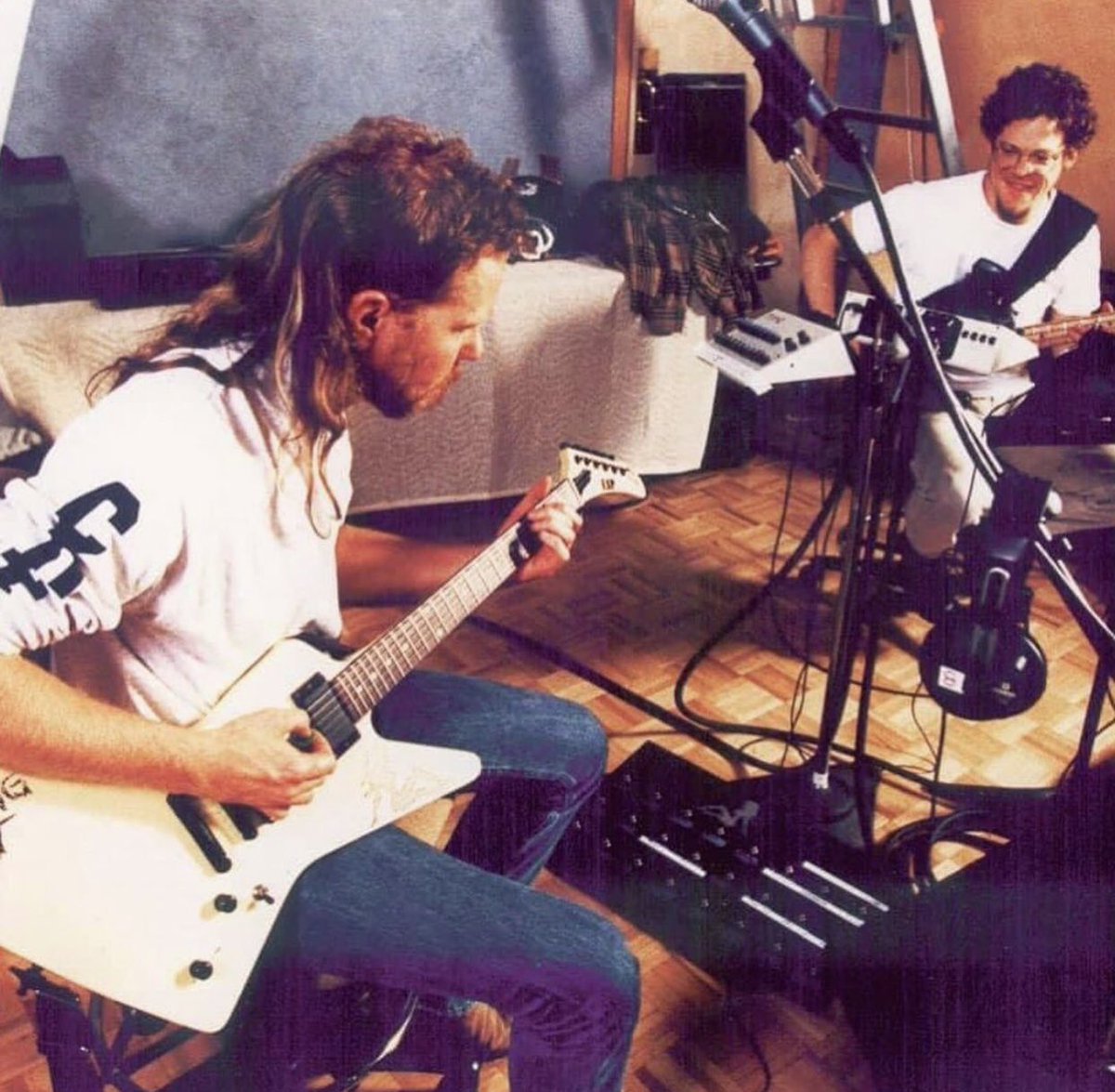 MetSince1981's tweet photo. #UnDíaComoHoy…
#OnThisDay…
📆 En el año 1995, un día como hoy 01 de Mayo, @Metallica inicia las grabaciones de los álbum “Load" & “ReLoad", bajo la Producción de Bob Rock en The Plant Studios de Sausalito CA USA 🇺🇸.
#Metallica #LoadAlbum #ReLoadAlbum #METALLICASince1981 https://t.co/KrmIifzAbK