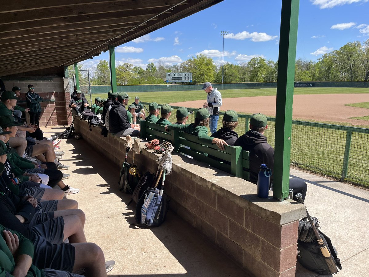 wwuowlsBSB's tweet photo. We want to give a huge shoutout to Scott Ashton who is heavily involved with FCA and is @MizzouBaseball Chaplain to come out and speak to our guys after a workout this morning! #TraditionOfExcellence https://t.co/uI1bnnDOCL