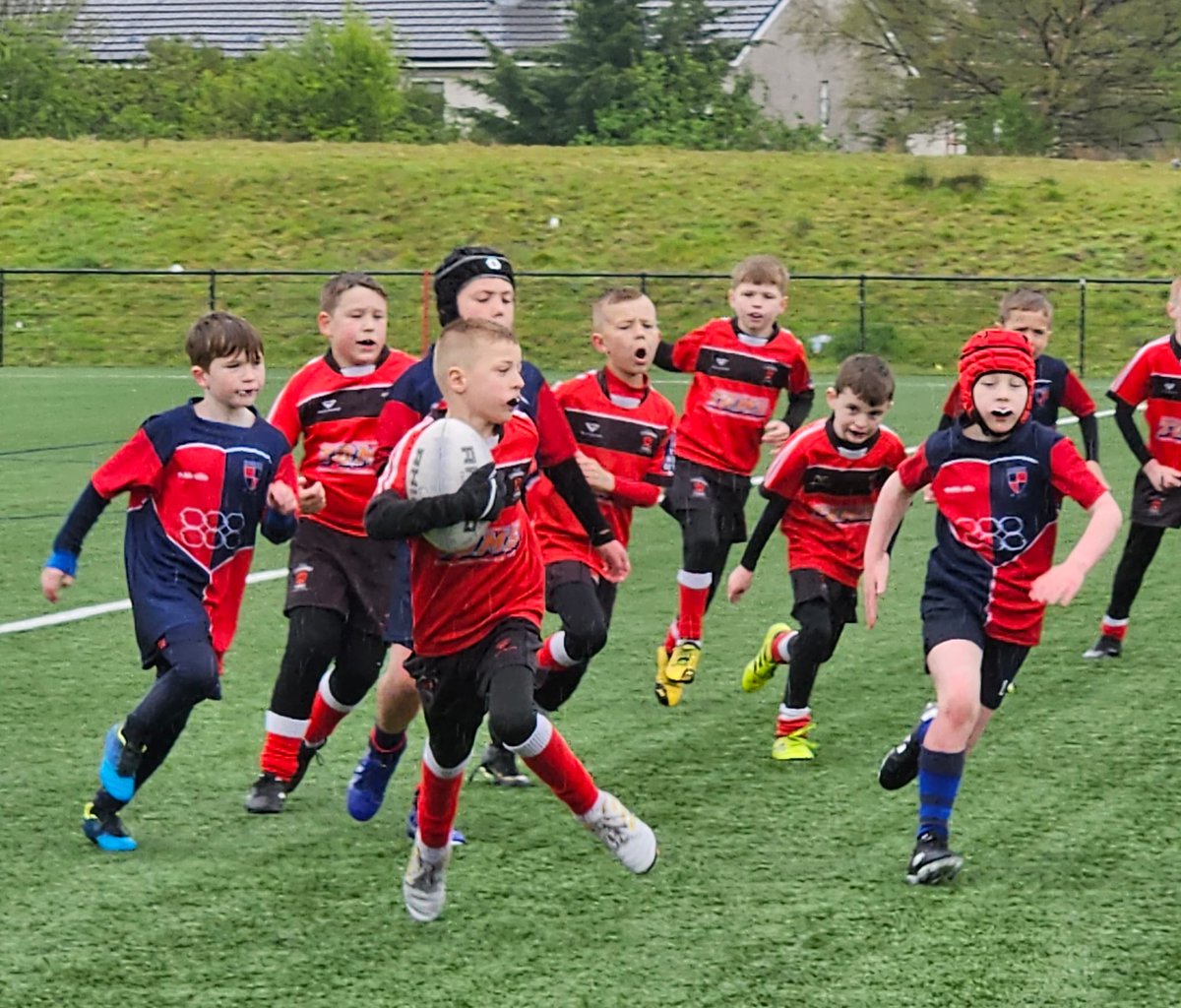 crfctitansrugby's tweet photo. What a day yesterday at our festival with Paisley,Waysiders,Uddingston,Irvine and Helensburgh/Lomond visiting.
Topped off with a visit from the one and only Rory Darge even after playing in Wales on Saturday Evening.Lots of thanks to be given out.
One very proud club https://t.co/mF6MgkGWeE