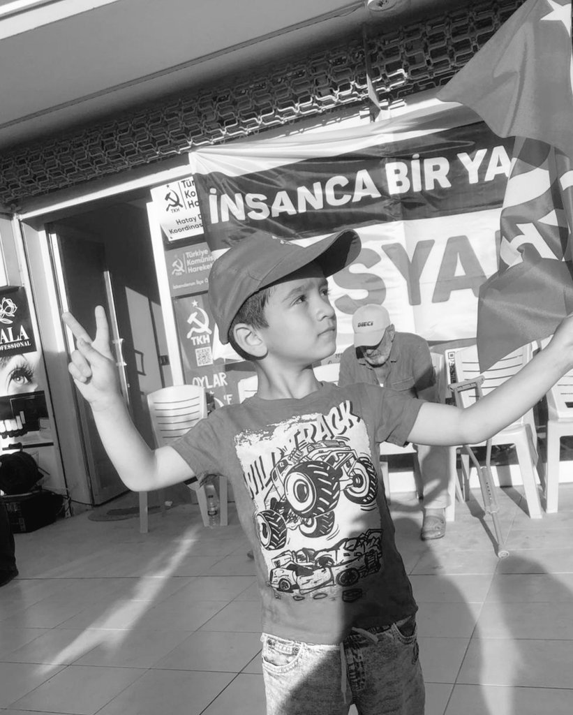 zlem13680458's tweet photo. 1 Mayıs Emek, Dayanışma ve Mücadele Günü vesilesiyle 1 Mayısta alanlardayız.

Yaşasın 1 Mayıs! ✌️✊️👊💙 https://t.co/GnnEelCcqE