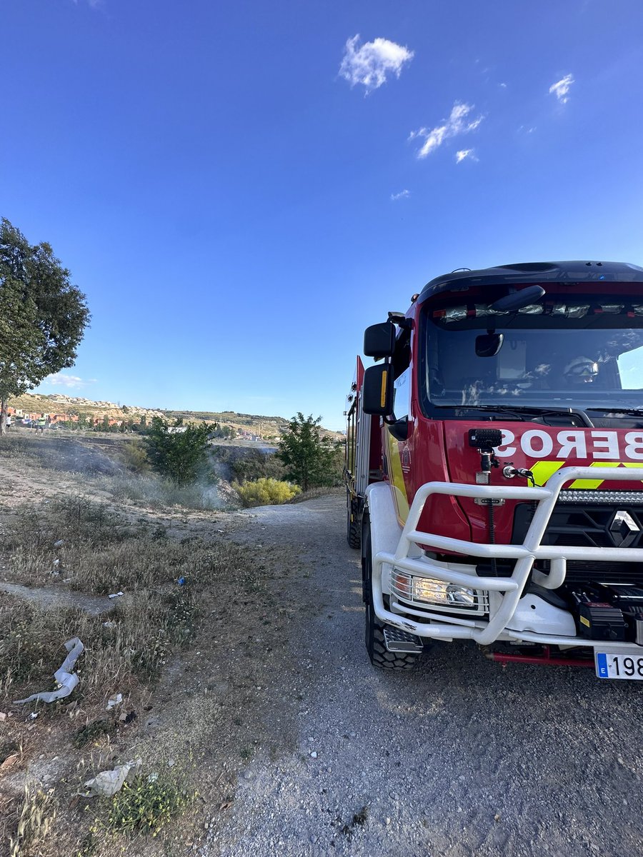 JuventudJun's tweet photo. Incendio controlado en Morquiles.Presuntamente intencionado, así lo apuntan los propios profesionales. Está todo controlado debido a que se encontraba en buen mantenimiento por el Ayuntamiento y se ha actuado con rapidez.

@AyuntamientoJun 
@Asuarezm https://t.co/6DXWRUrVtk