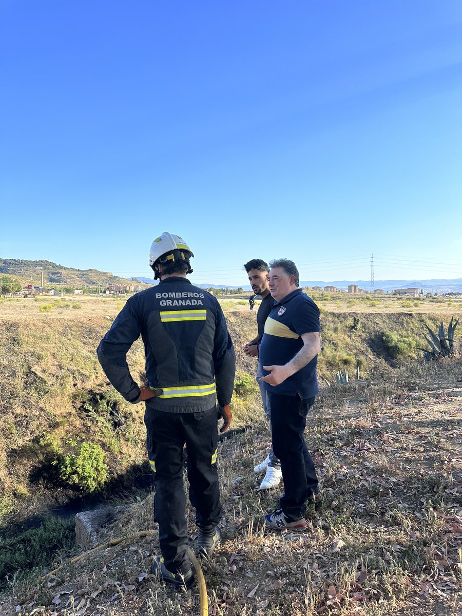 JuventudJun's tweet photo. Incendio controlado en Morquiles.Presuntamente intencionado, así lo apuntan los propios profesionales. Está todo controlado debido a que se encontraba en buen mantenimiento por el Ayuntamiento y se ha actuado con rapidez.

@AyuntamientoJun 
@Asuarezm https://t.co/6DXWRUrVtk