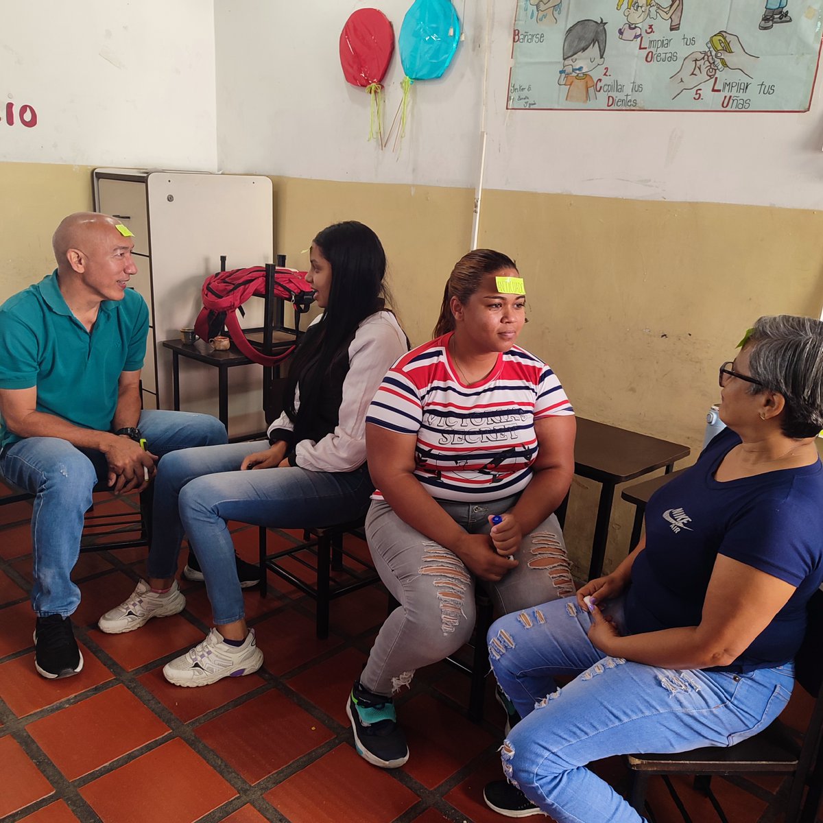 EspacioAF's tweet photo. Estudiantes, docentes y miembros de la comunidad de #SanBlas participaron en talleres del programa “Yo Soy en el Aula”🌱 que realizamos en #abril en alianza con @FFUNDANA en el Mcpio. #Sucre:

🏫U.E. Consuelo Navas Tovar
🏫U.E. Bolivariana Guaicaipuro
🏫U.E. Estadal Simón Bolívar https://t.co/gGO1woddnb