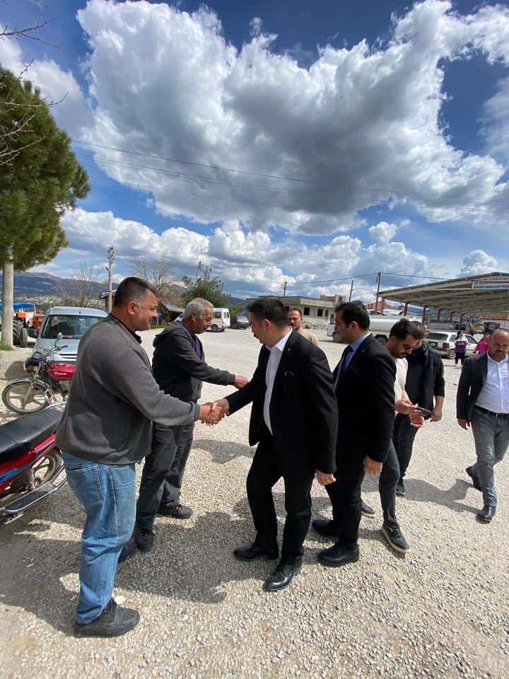 aliakguntr's tweet photo. 📍Eskiköy 

28. Dönem Milletvekili Adayımız Hüseyin YÜKLET ve yönetim kurulu üyelerimizle birlikte Eskiköy Mahallemizdeyiz. 

Devlet ve Milletiyle Herşeyden Önce TÜRKİYE 
#MHP
#ACIPAYAM https://t.co/QqO1xELug6