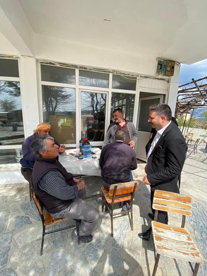 aliakguntr's tweet photo. 📍Eskiköy 

28. Dönem Milletvekili Adayımız Hüseyin YÜKLET ve yönetim kurulu üyelerimizle birlikte Eskiköy Mahallemizdeyiz. 

Devlet ve Milletiyle Herşeyden Önce TÜRKİYE 
#MHP
#ACIPAYAM https://t.co/QqO1xELug6