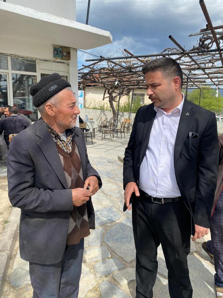 aliakguntr's tweet photo. 📍Eskiköy 

28. Dönem Milletvekili Adayımız Hüseyin YÜKLET ve yönetim kurulu üyelerimizle birlikte Eskiköy Mahallemizdeyiz. 

Devlet ve Milletiyle Herşeyden Önce TÜRKİYE 
#MHP
#ACIPAYAM https://t.co/QqO1xELug6