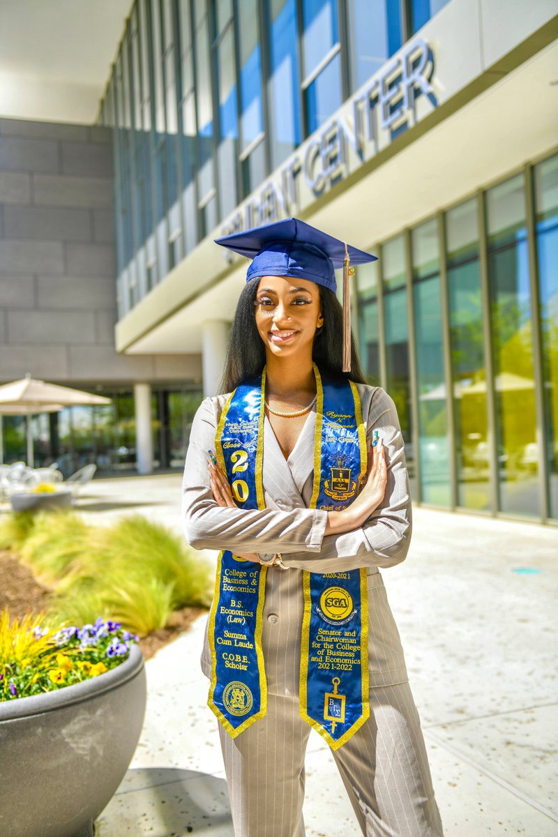 xoxree__'s tweet photo. Blessed, Highly Favored, And Highly Decorated ✨ 12 days until I graduate from the ILLUSTRIOUS North Carolina Agricultural and Technical State University 💙💛 #ncat https://t.co/oUHSXrXxaD