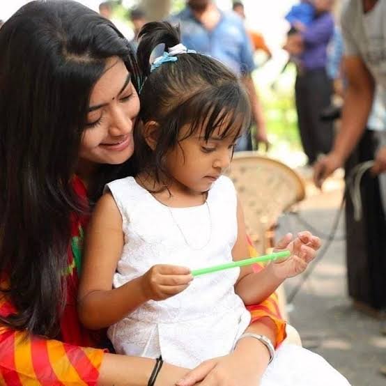 RashmikaFanArmy's tweet photo. Happy Birthday #Shiman 🎂🥳❤
Be Happy and Make everyone else Happy, just like your sister.❤
@iamRashmika please convey our wishes to her 🫶
#HBDShimanMandanna
#HappyBirthdayShiman
#RashmikaMandanna https://t.co/sNDFZ4eqSK