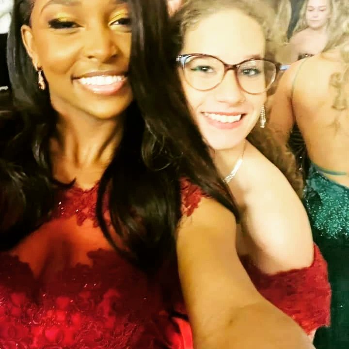sambone78's tweet photo. Lauren and Sasha #cartercousins #carterbeauties #carterblood #THSPROM2023 https://t.co/nuVVXBhBqn