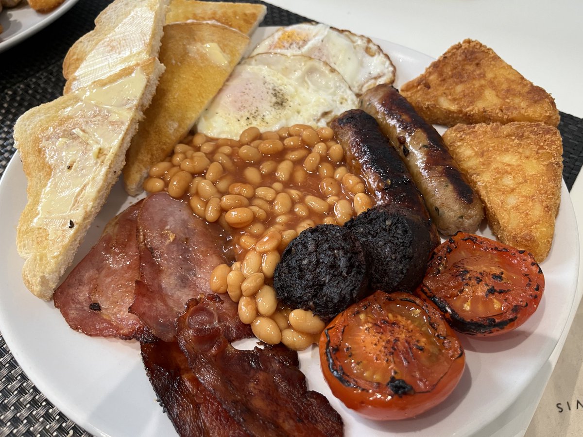 April cooking
- 🇬🇧 asparagus, jersey royal, butter
- milanese and shortrib
- ragus 🙏🏻 
- hungover