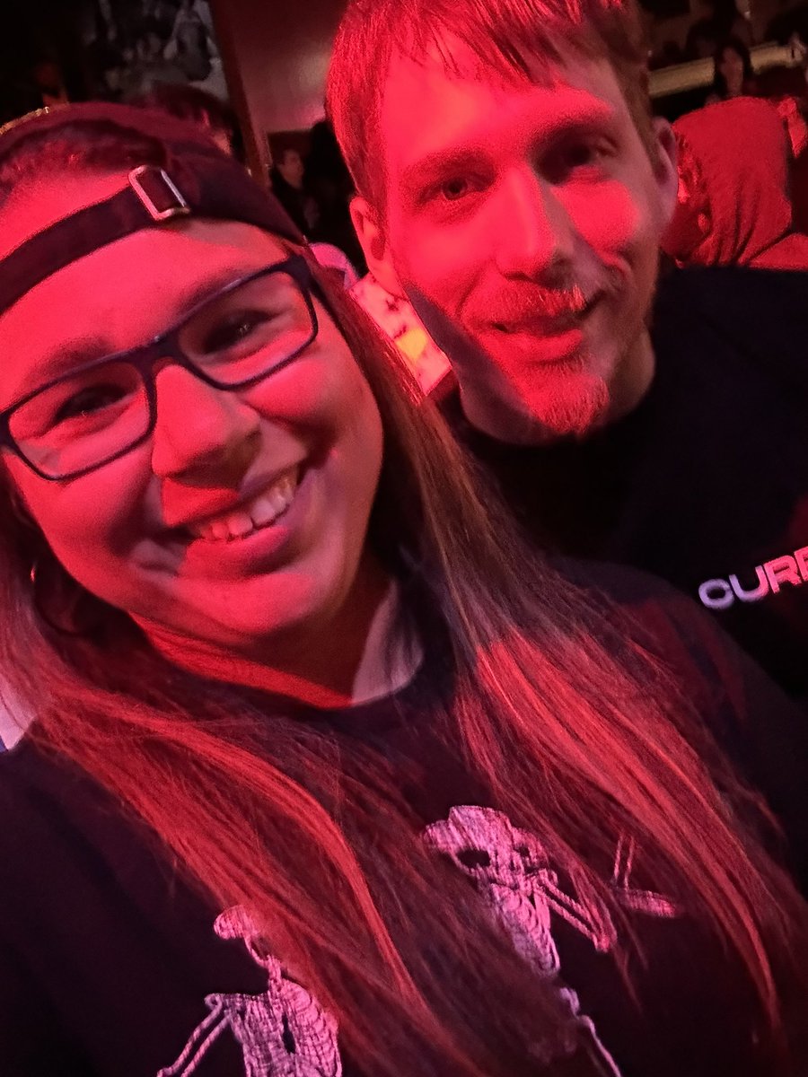 mrsheidi29's tweet photo. Date night/ Celebrating sister’s birthday late(it was in March)last night! We can officially cross @ATC_BAND off our bucket list! 🤘🏽🔥🖤 https://t.co/rGCxZd8FLq